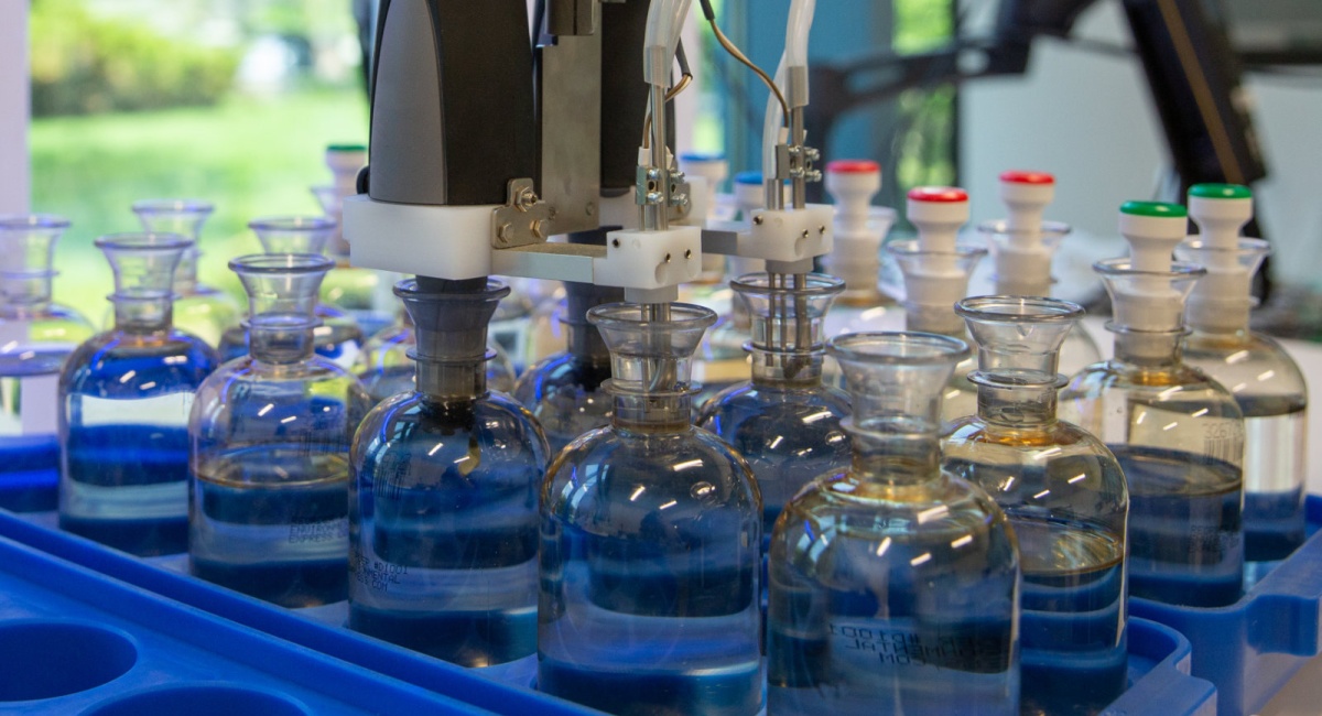 Rev 2 Discover the SEAL Analytical legacy, where innovation and expertise meet