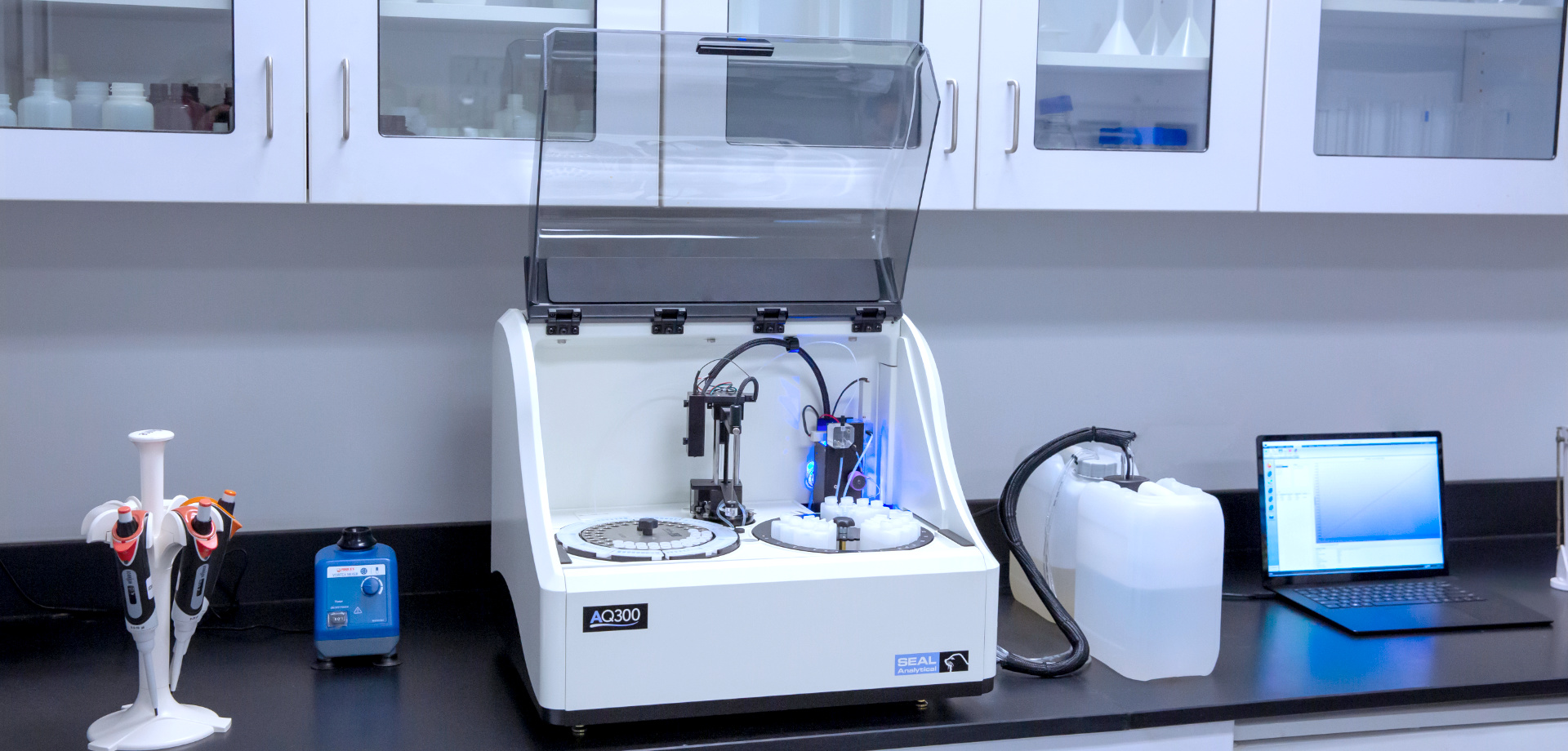 AQ300 Discrete Analyzer | SEAL Analytical