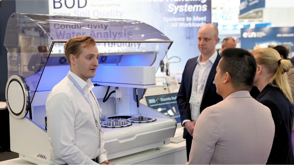 SEAL Analytical exhibiting discrete and continuous flow nutrient analyzers with live product demonstration at Pittcon.